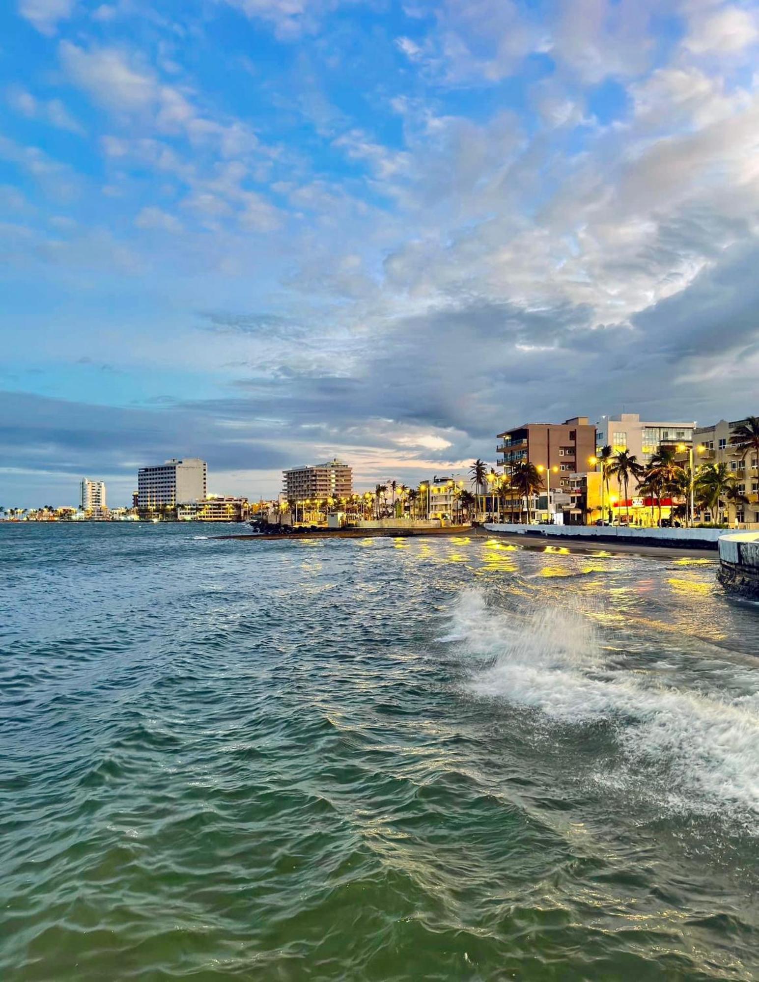 Suites Brisa Marina - Atras De Playa Regatas Y El Malecon, 6 Calles Del Acuario Веракрус Экстерьер фото